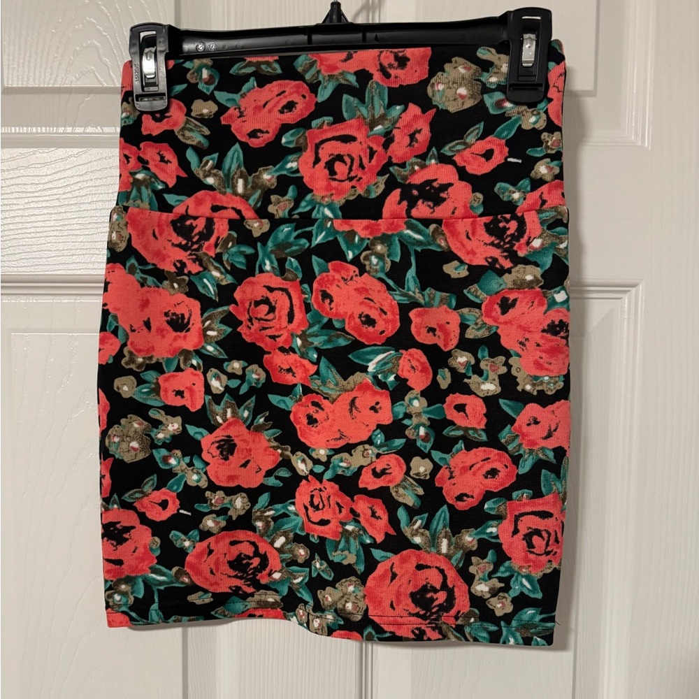 Rose Print Mini skirt in Size small